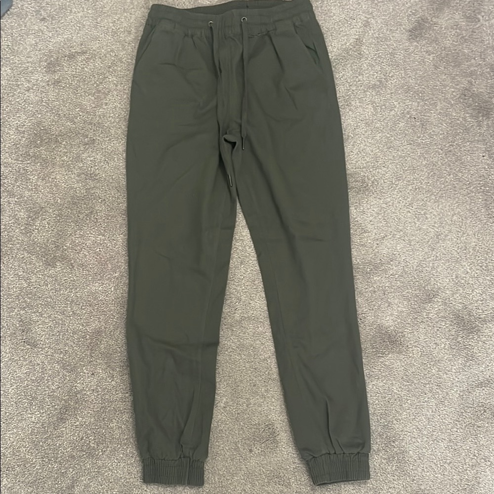 Francesca's Collections Green Jogger Sweatpants with Elastic Cuffs
